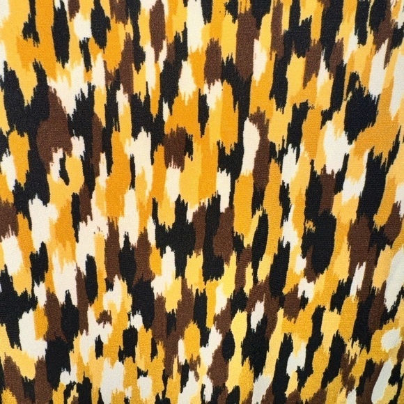 NWT Kasper Abstract Print Stretch Cap Sleeve Blouse Size Medium - Picture 4 of 6